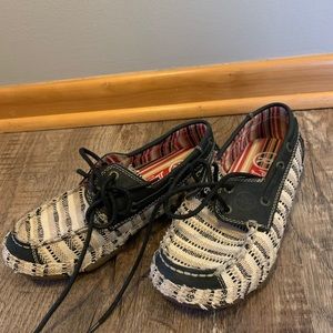 Tony Lama Lindale shoe